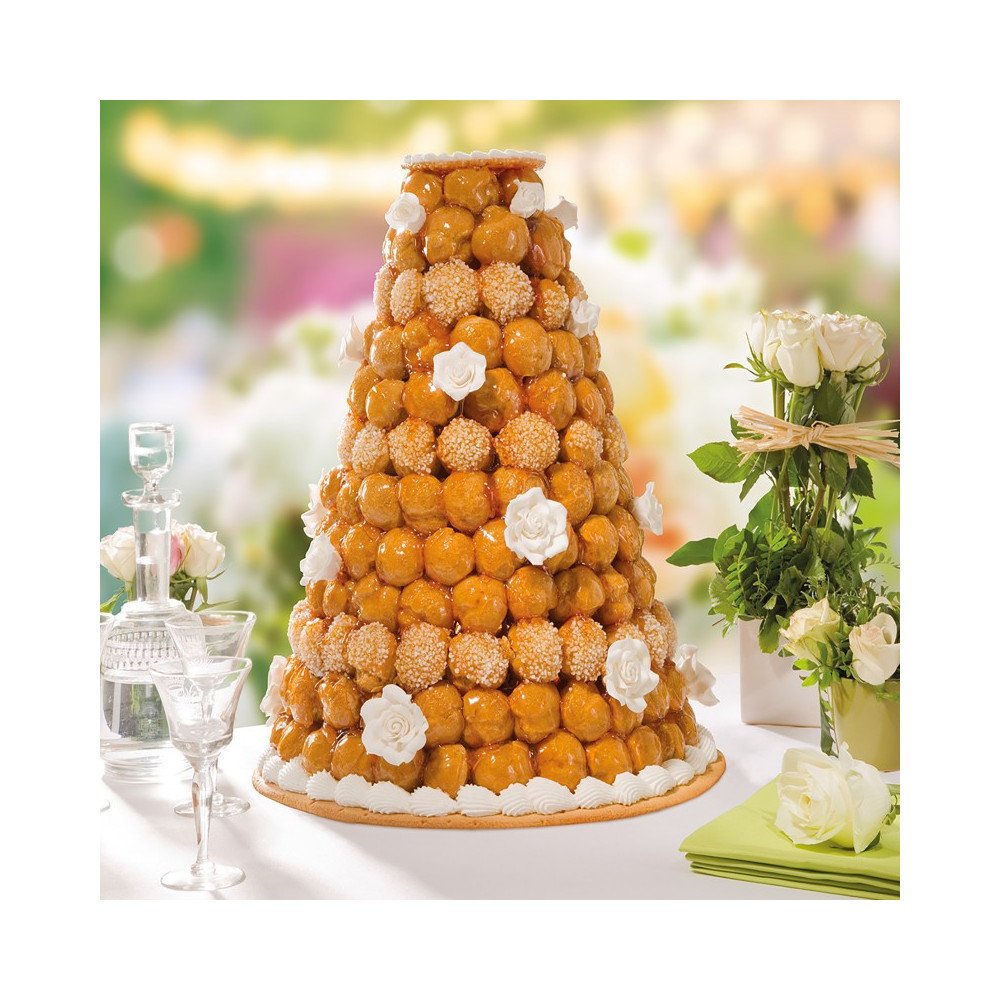 Pyramide de Choux Caramélisés : Élégance et Gourmandise