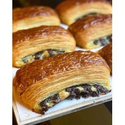 La Douceur Chocolatée Marocaine : Pain au Chocolat Artisanal
