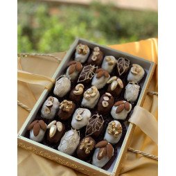 Coffret Luxe de Dattes Chocolatées Garnies aux Fruits Secs et Feuilles d’Or