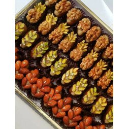 Coffret Traditionnel de Dattes Garnies aux Fruits Secs Sélectionnés