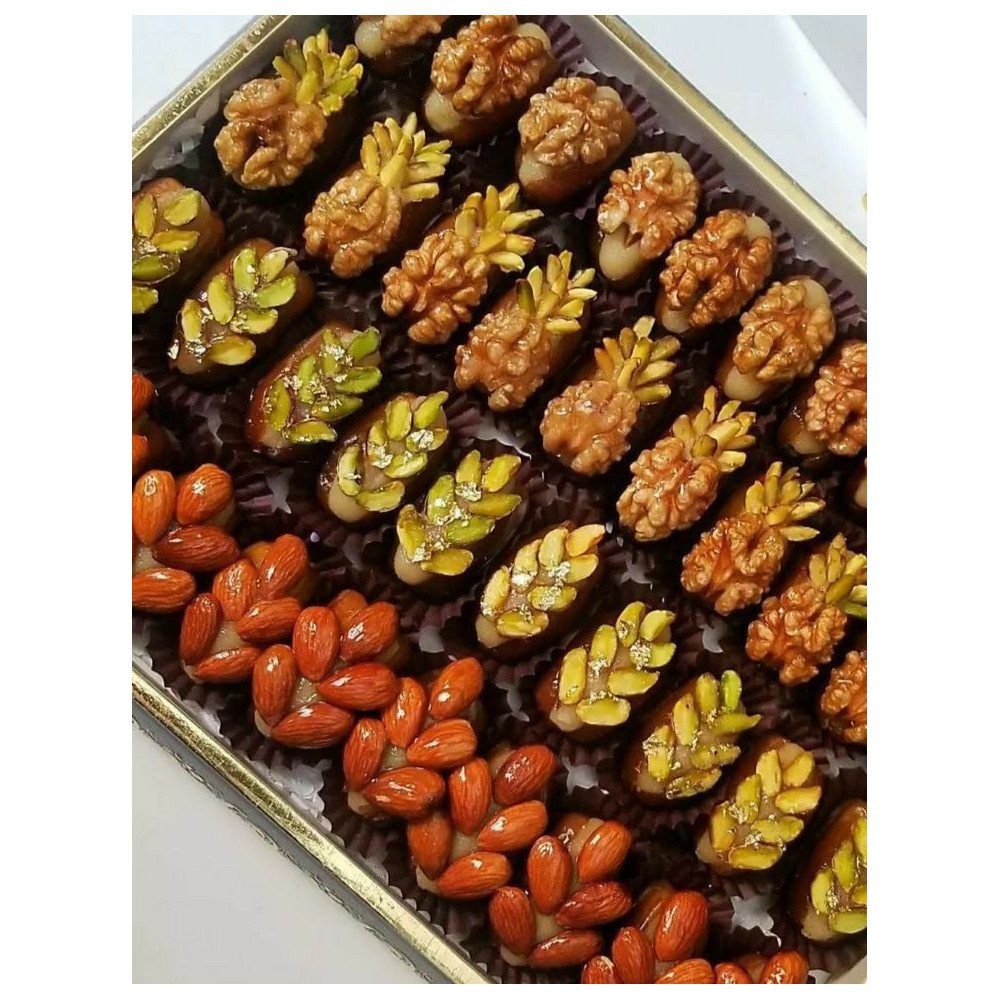 Coffret Traditionnel de Dattes Garnies aux Fruits Secs Sélectionnés