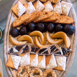 Plateau de gâteaux marocains variés