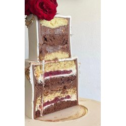 Cake de Mariage Framboise, Chocolat & Cream Cheese – Pour 15 Personnes