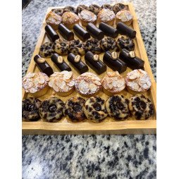 Plateau 40 Piece Financiers Prestige L’Élégance du Goût en Toute Légèreté