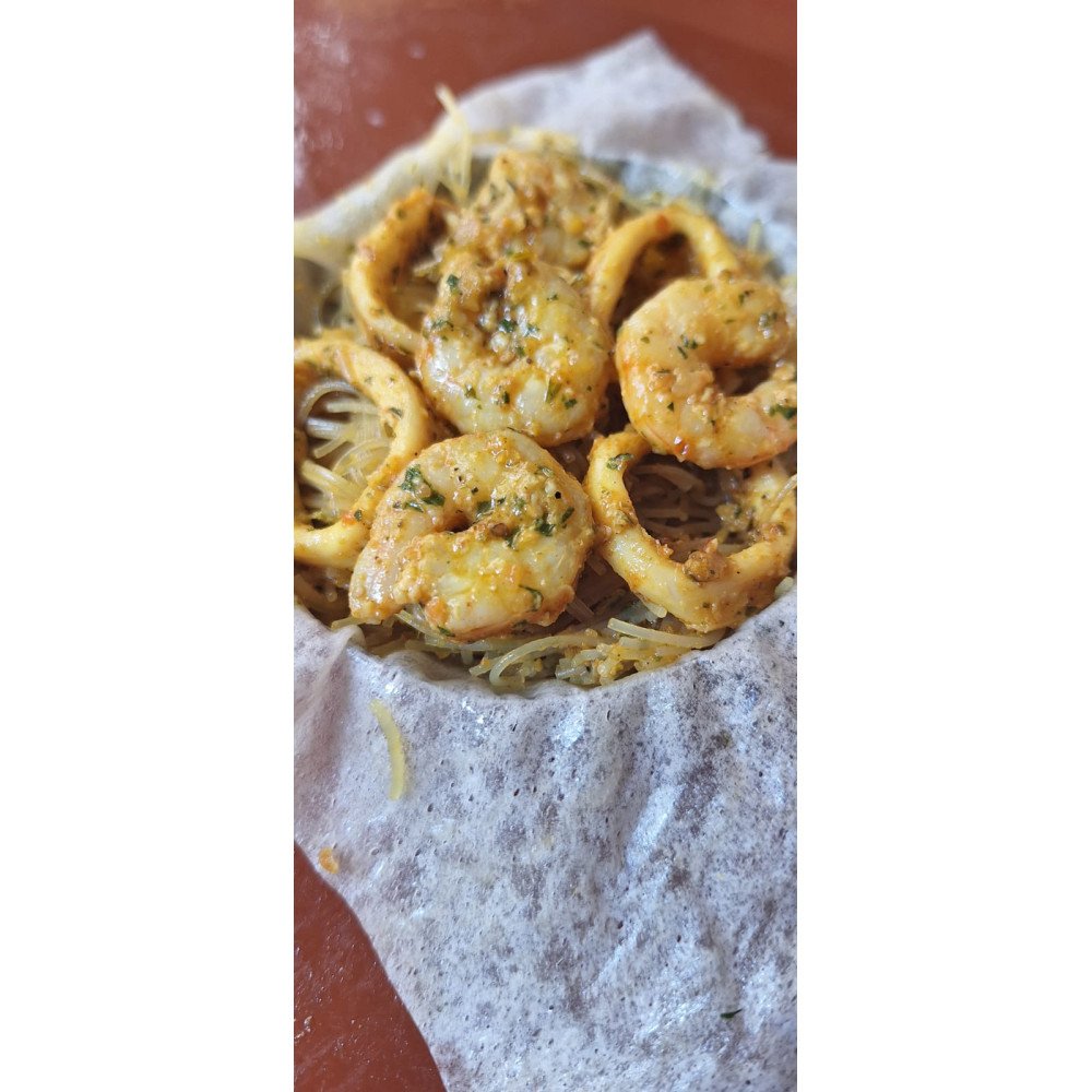 Passtila aux fruits de Mer Crevettes, Calamars & Poisson Blanc à la Charmoula Spéciale