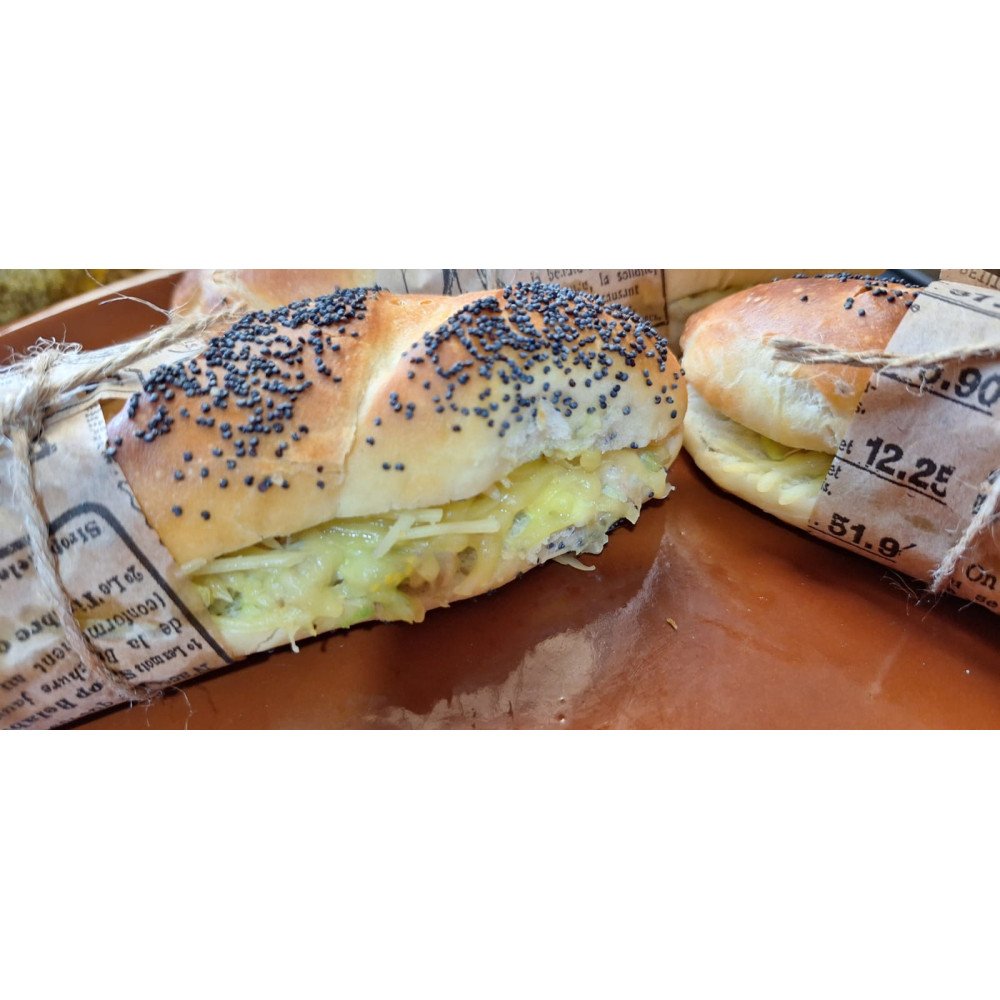 Mini Baguette Pain au Lait Thon, Avocat & Sauce Fromagère