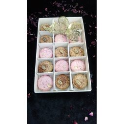 Macarons Framboise / Café & Chocolat Noir – Deux Saveurs Irrésistibles