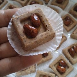 Carré d’Amande au Praliné