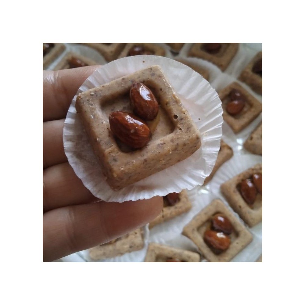 Carré d’Amande au Praliné