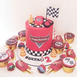 Gâteau d'Anniversaire Vroum Vroum 'Cars' - Personnalisable